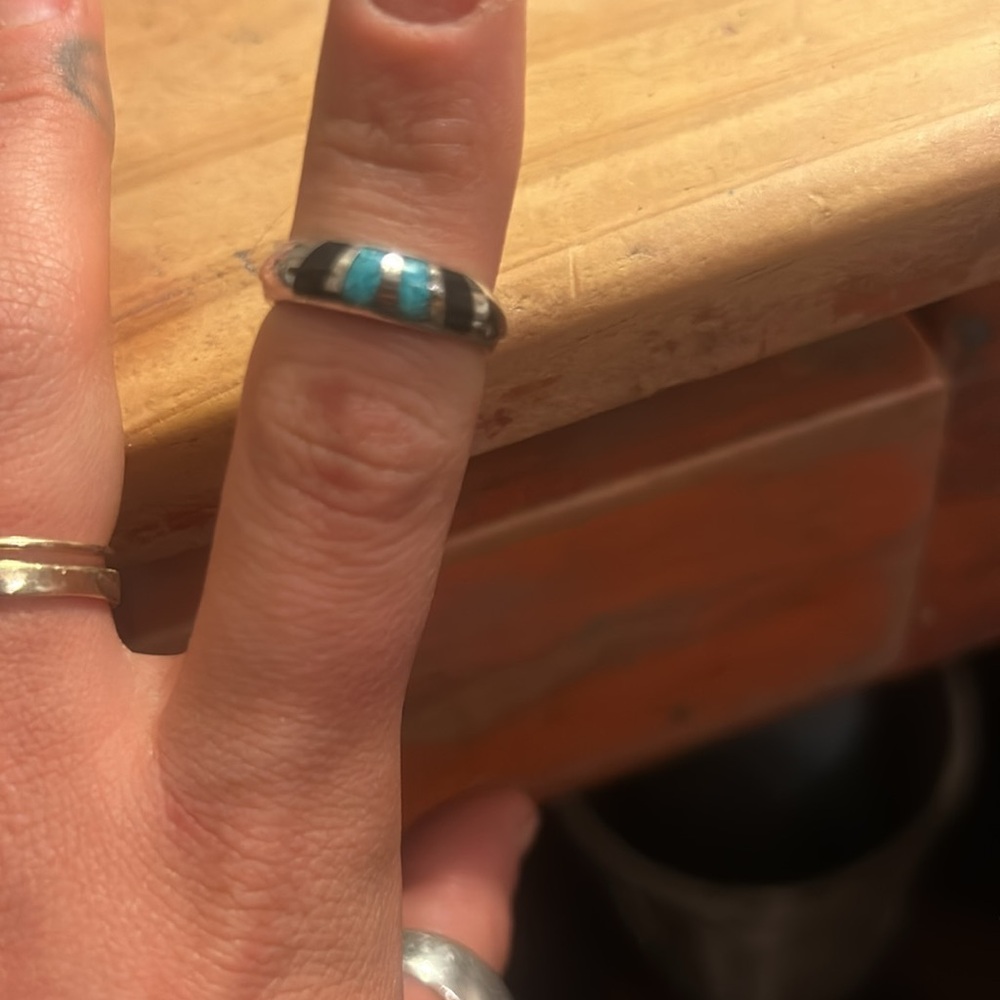 Vintage Sterling Silver Navajo Turquoise and Black Stone ring size 6 - Picture 3 of 5